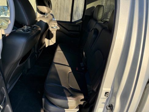 Used 2010 Nissan Frontier PRO-4X w/ Pro-4x Value Truck Pkg image 16