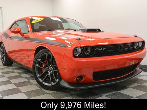 Used 2021 Dodge Challenger R/T Scat Pack w/ Shaker Package image 2