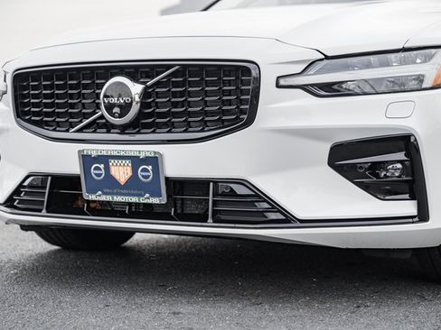 Used 2024 Volvo S60 B5 Plus image 14