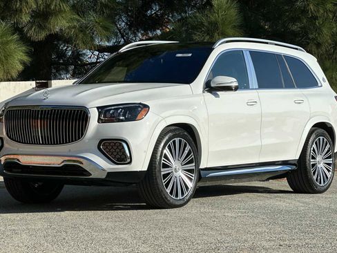 New 2026 Mercedes-Benz Maybach GLS 600 4MATIC image 8