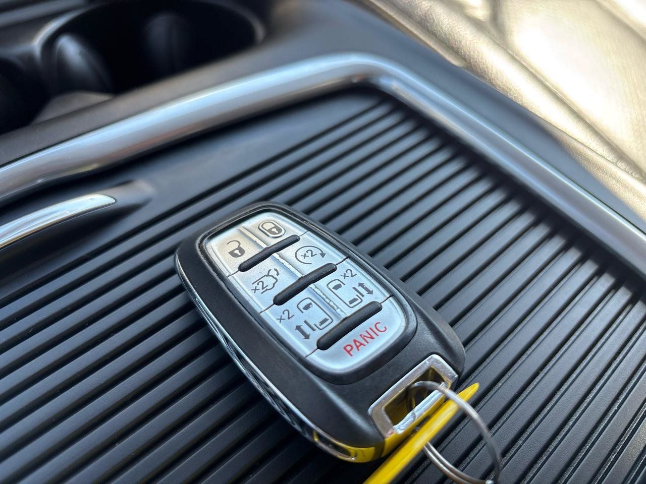 Used 2022 Chrysler Pacifica Touring-L FWD image 29