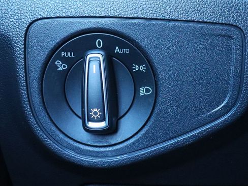 Used 2021 Volkswagen Atlas Cross Sport SE w/ Panoramic Sunroof Package AWD/4WD image 42