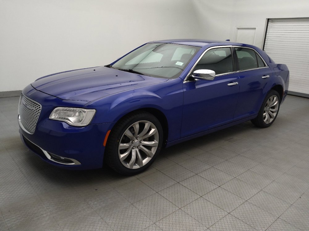 Used 2019 Chrysler 300 Limited RWD image 2