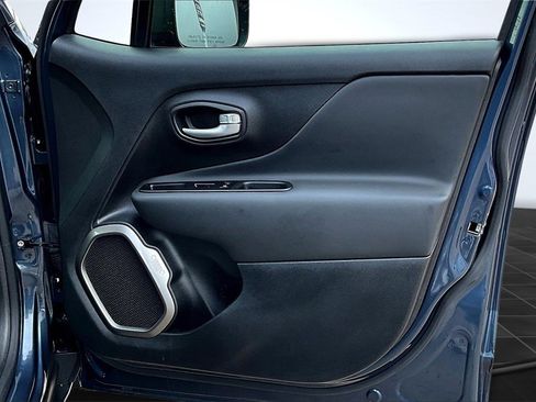 Used 2023 Jeep Renegade Latitude w/ Premium Group image 24