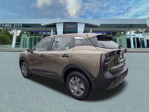 Used 2025 Nissan Kicks S image 6