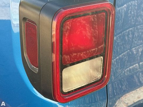 Used 2022 Jeep Gladiator Mojave w/ Trailer Tow Package AWD/4WD image 10