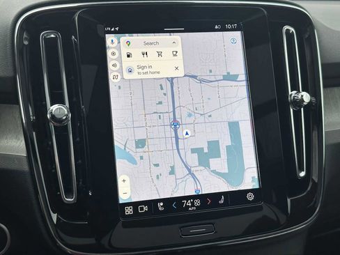 Used 2025 Volvo XC40 B5 Ultra w/ Climate Package image 26