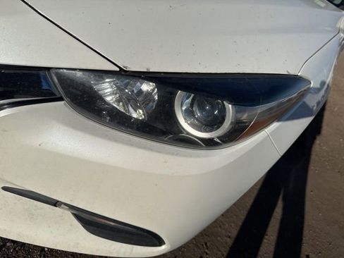 Used 2018 MAZDA MAZDA3 Touring image 10