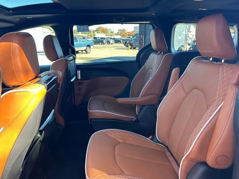 New 2026 Chrysler Pacifica Pinnacle image 27