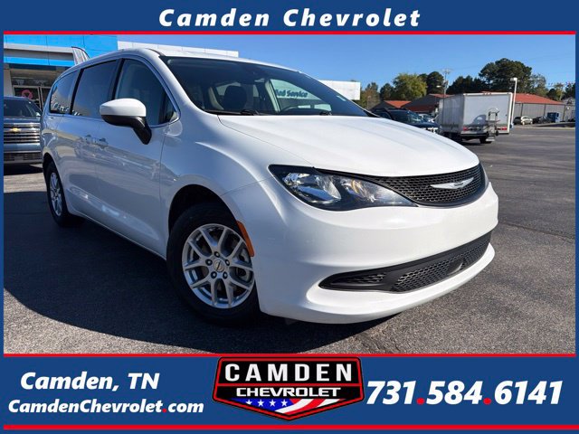 Used 2023 Chrysler Voyager LX FWD image 1