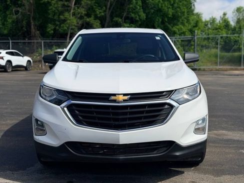 Used 2021 Chevrolet Equinox LS w/ LS Convenience Package AWD/4WD image 3