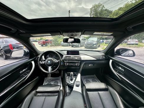 Used 2018 BMW 330i xDrive Sedan w/ M Sport Package AWD/4WD image 21