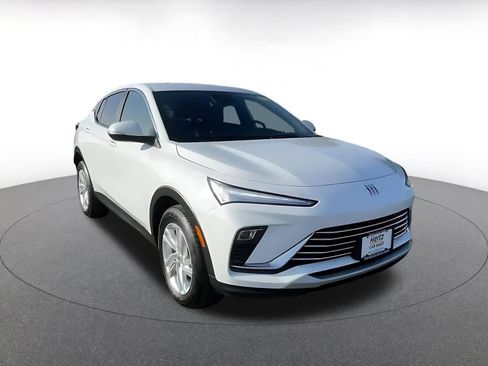 Used 2025 Buick Envista Preferred image 3