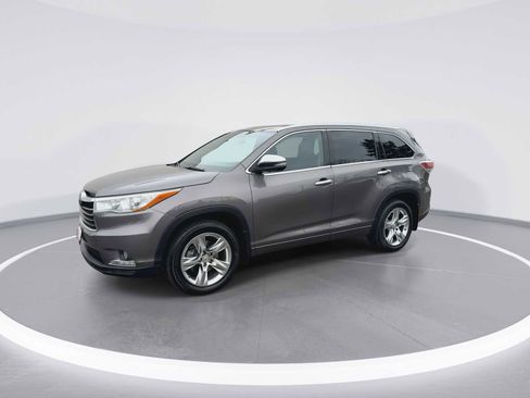 Used 2015 Toyota Highlander Limited Platinum image 4