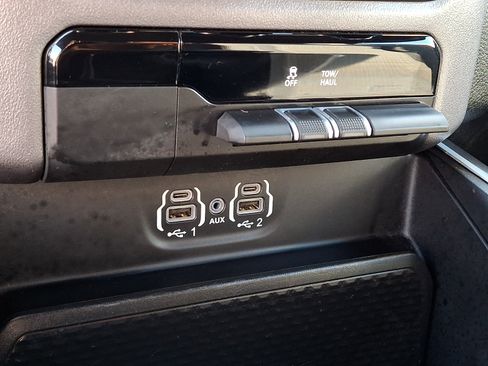 Used 2023 RAM 1500 Big Horn AWD/4WD image 22