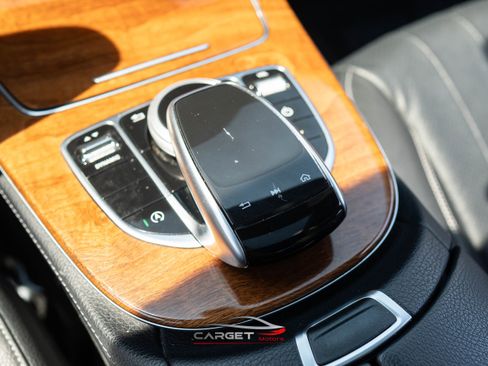 Used 2019 Mercedes-Benz E 300 4MATIC image 36