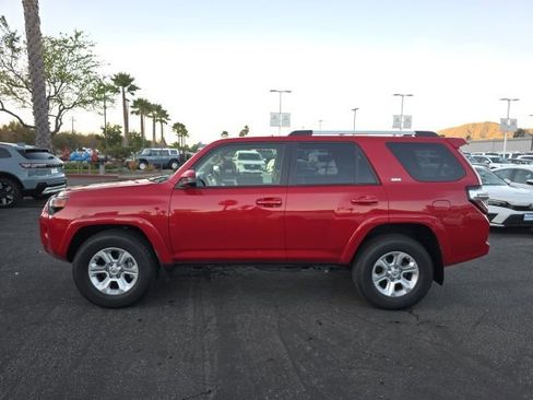 Used 2023 Toyota 4Runner SR5 image 6