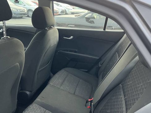 Used 2019 Kia Rio S image 12