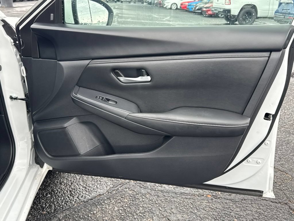 Used 2024 Nissan Sentra SV FWD image 22