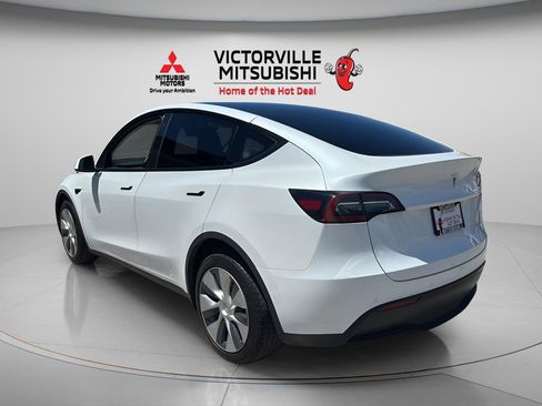 Used 2021 Tesla Model Y Long Range AWD/4WD image 7