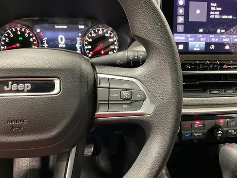 Used 2023 Jeep Compass Sport AWD/4WD image 11