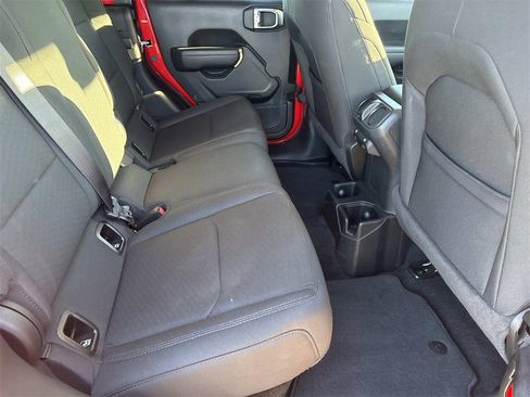 Used 2022 Jeep Gladiator Sport image 14
