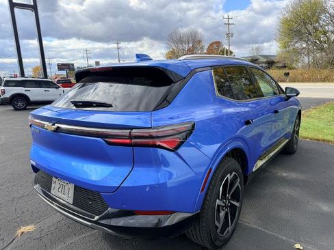 Used 2025 Chevrolet Equinox EV LT w/ Convenience Package image 5