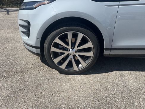 Used 2026 Land Rover Range Rover Evoque Dynamic SE AWD/4WD image 10