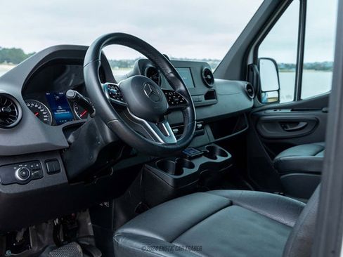 Used 2021 Mercedes-Benz Sprinter 2500 image 40