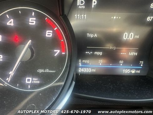 Used 2018 Alfa Romeo Stelvio Sport w/ Quick Order Package 22J Sport AWD/4WD image 29