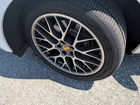 Used 2018 Porsche Macan AWD/4WD image 7