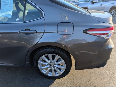 Certified 2018 Toyota Camry LE image 4
