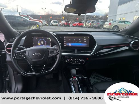 Used 2024 Chevrolet Trax RS w/ Sunroof Package image 14