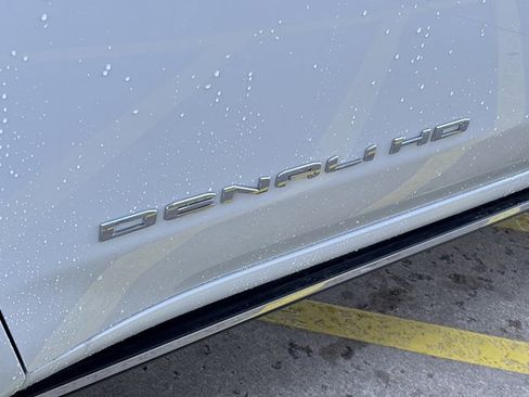 New 2026 GMC Sierra 2500 Denali w/ Denali Reserve Package image 12