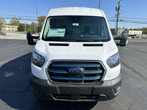 Used 2023 Ford E-Transit Medium Roof image 2