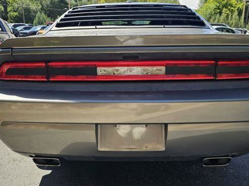 Used 2012 Dodge Challenger R/T RWD image 6