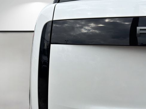 Used 2024 Land Rover Range Rover SE image 8