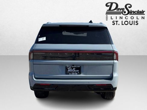 New 2026 Lincoln Navigator Reserve image 6