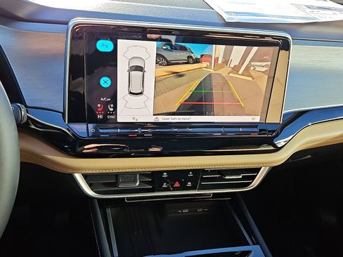 New 2026 Volkswagen Atlas Cross Sport SE image 17