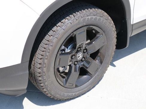 New 2026 Honda Ridgeline Black Edition image 2
