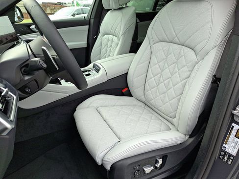 New 2026 BMW X6 xDrive40i image 9