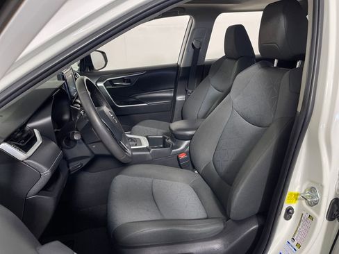 Certified 2022 Toyota RAV4 XLE w/ Convenience Package image 12