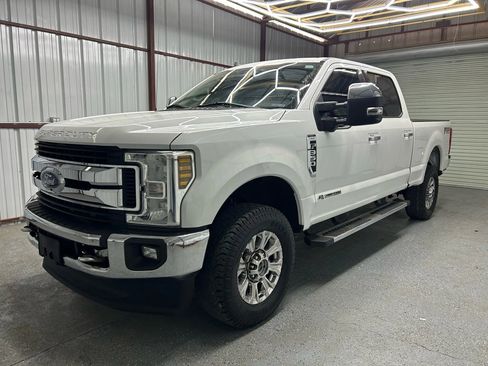 Used 2019 Ford F350 XLT w/ XLT Premium Package image 3