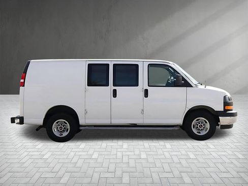 Used 2023 GMC Savana 2500 w/ Driver Convenience Package image 8