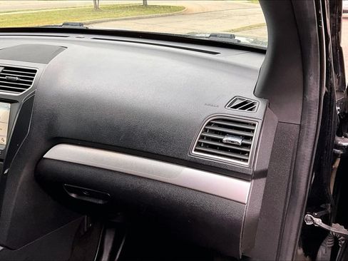 Used 2017 Ford Explorer XLT w/ Equipment Group 202A FWD image 16