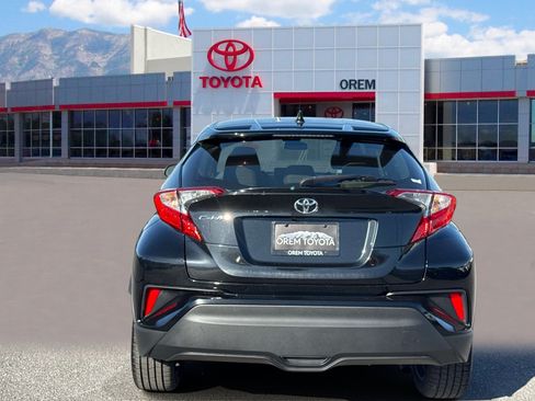 Used 2021 Toyota C-HR XLE FWD image 4