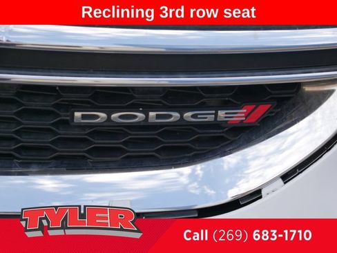 Used 2017 Dodge Grand Caravan SXT FWD image 11