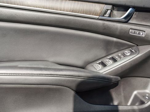 Used 2022 Honda Accord EX-L image 19