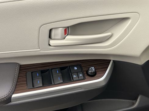 Used 2024 Toyota Sienna LE image 13