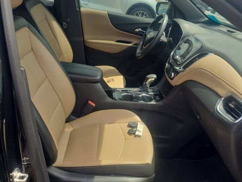 Used 2024 Chevrolet Equinox Premier AWD/4WD image 2